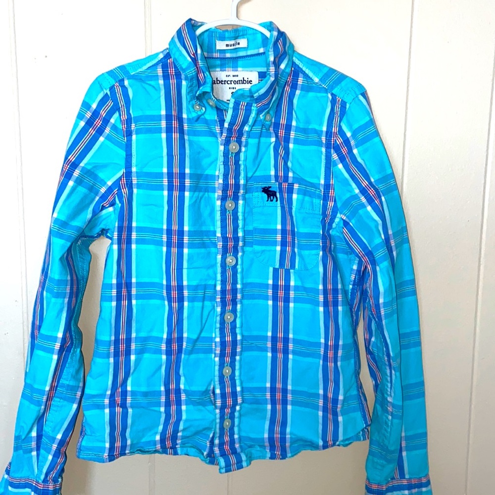 Boys dress shirt 👔 💙